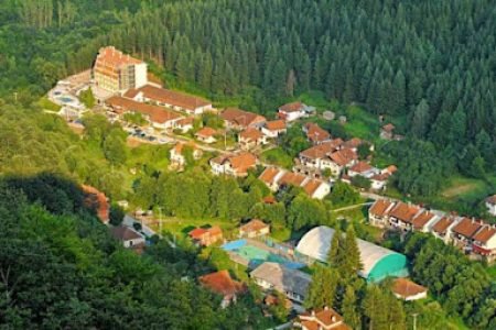 ВЕЛИКДЕН В ЛУКОВСКА БАНЯ