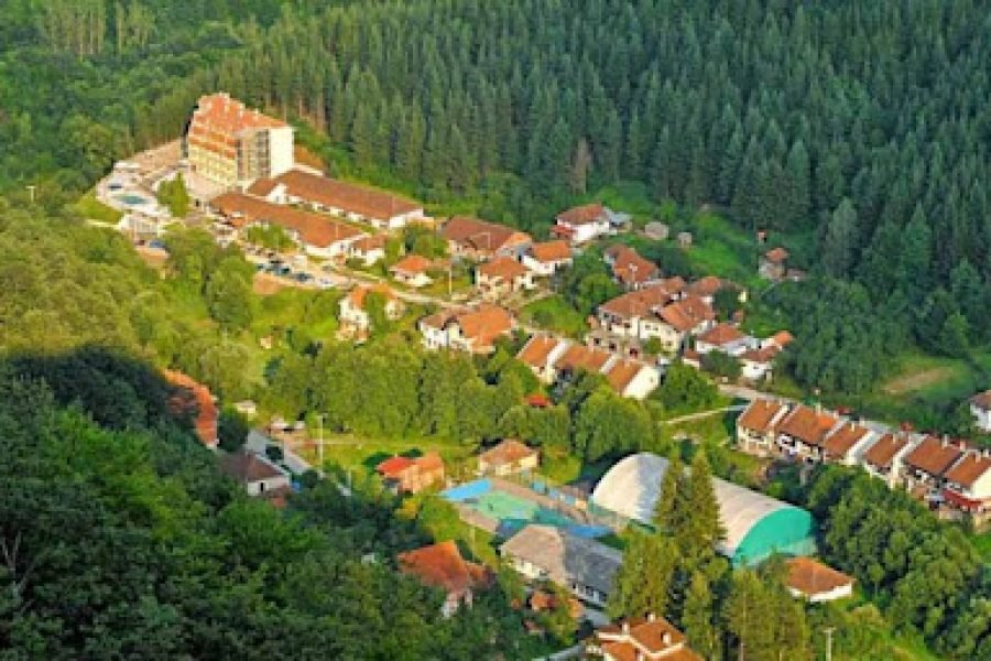 ВЕЛИКДЕН В ЛУКОВСКА БАНЯ