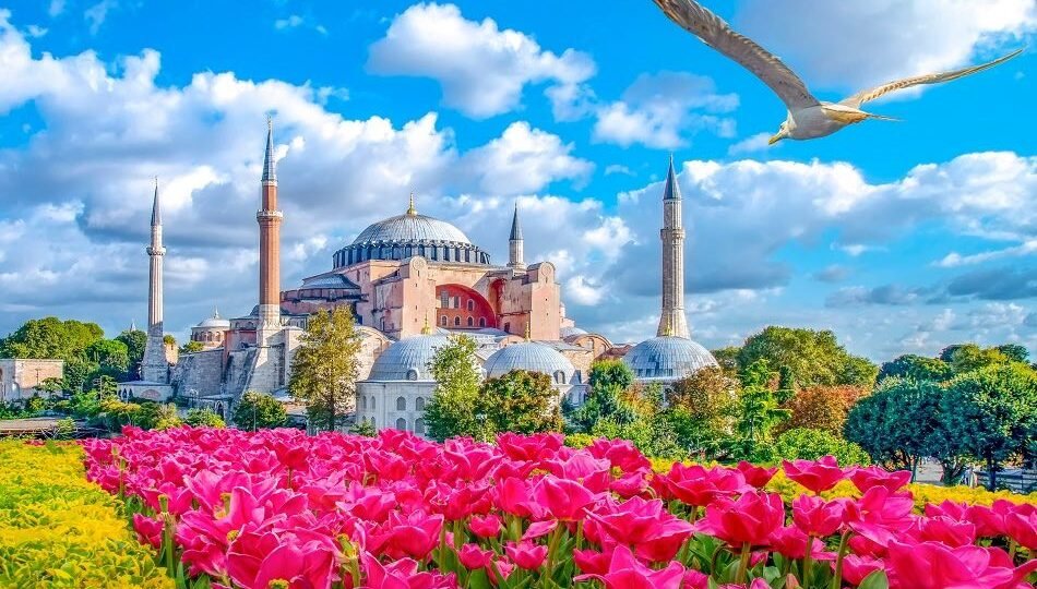 ФЕСТИВАЛ НА ЛАЛЕТО В ИСТАНБУЛ 2026 РАННО ЗАПИСВАНЕ ДО 31.12.2025г.