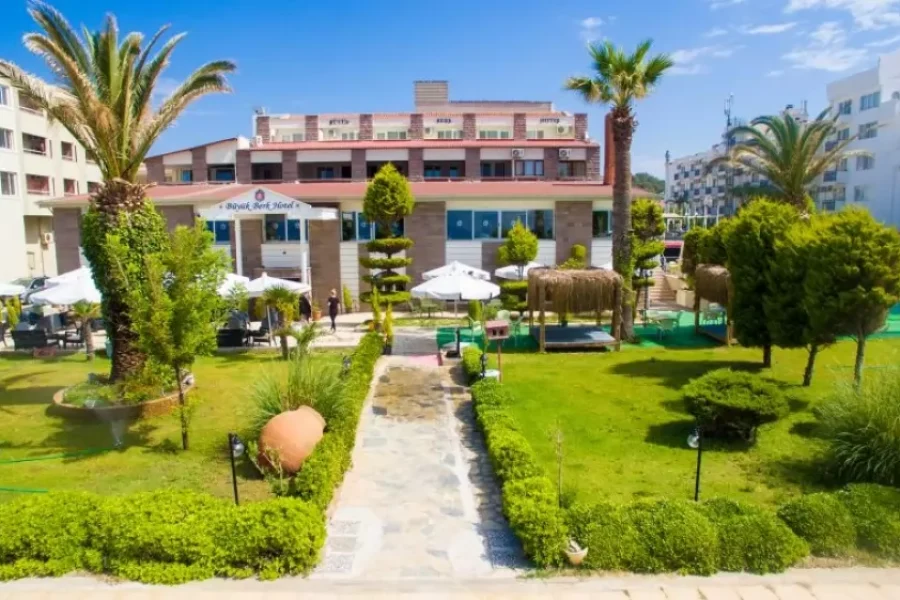 ПОЧИВКА В АЙВАЛЪК 2026г. Ранно Записване BUYUK BERK HOTEL