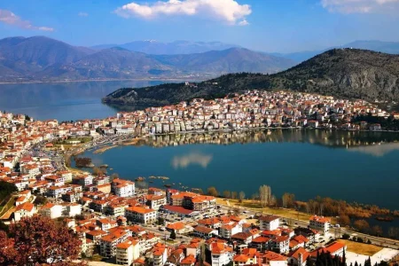 Кастория и Едеса с Остров Свети Ахил и Корча